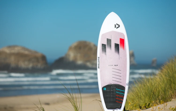 44210-3401_Deska_Kitesurfing_Duotone_2021_Wave_Surfboard_Fish_SLS_Strapless.png