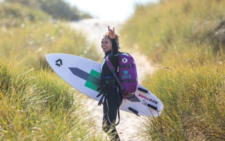 44210-3406_Deska_Kiteboarding_Duotone_2021_Wave_Surf_Wam_SLS_SurfGirl.png