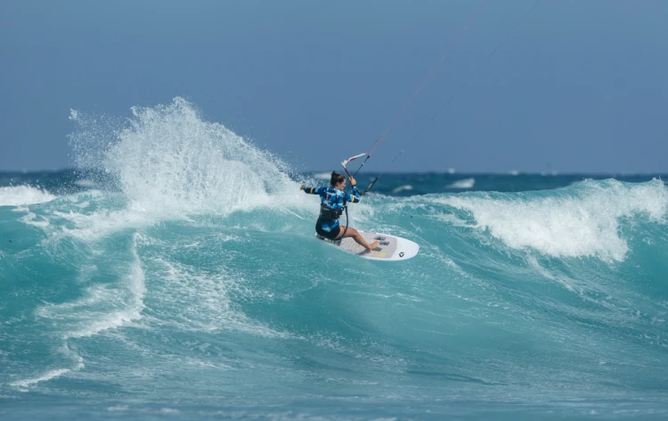 44210-3409_Deska_Kiteboarding_Duotone_2021_Wave_Surf_Whip_SLS_Waveboard.png