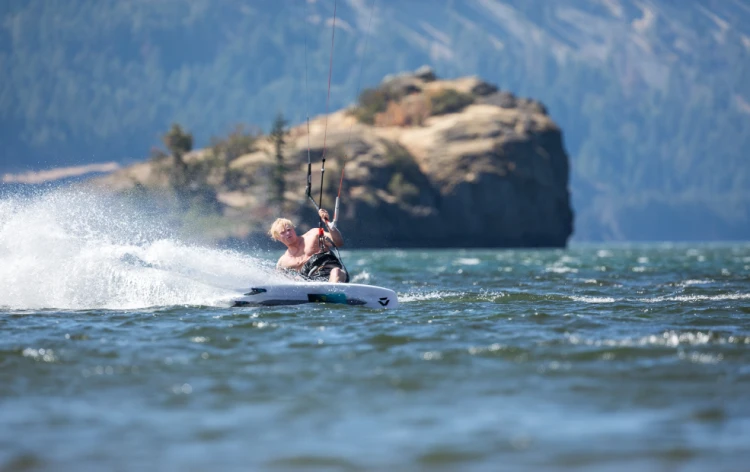 44210-3409_Deska_Kitesurfing_Duotone_2021_Wave_Surfboard_Whip_SLS.png