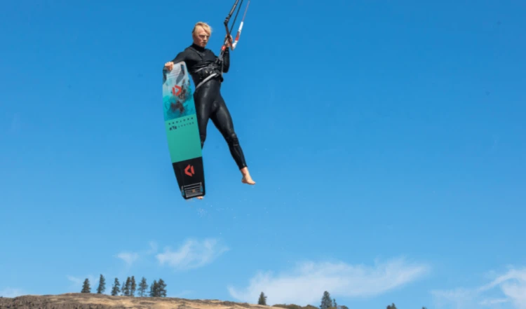 44210-3426_Deska_Kiteboarding_Duotone_2021_TwinTip_Select_SLS_BigAir.png