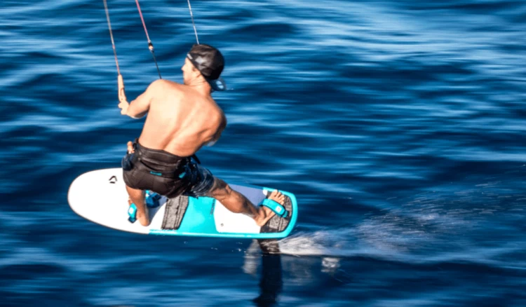 44900-3454_Deska_Duotone_2019_Kite_Foiling_Foilboarding_Indy_Board.png