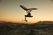 13200-1128_Deska_Fanatic_Wing_Foiling_SUP_Sky_Wing_2020_jump.jpg