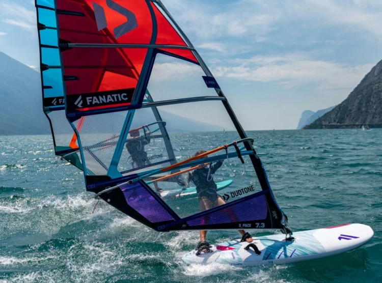 Blast-HRS-Fanatic-windsurf-board-2021.jpg