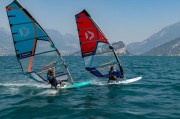 Deska-windsurf-Fanatic-BlastHRS-2021.jpg