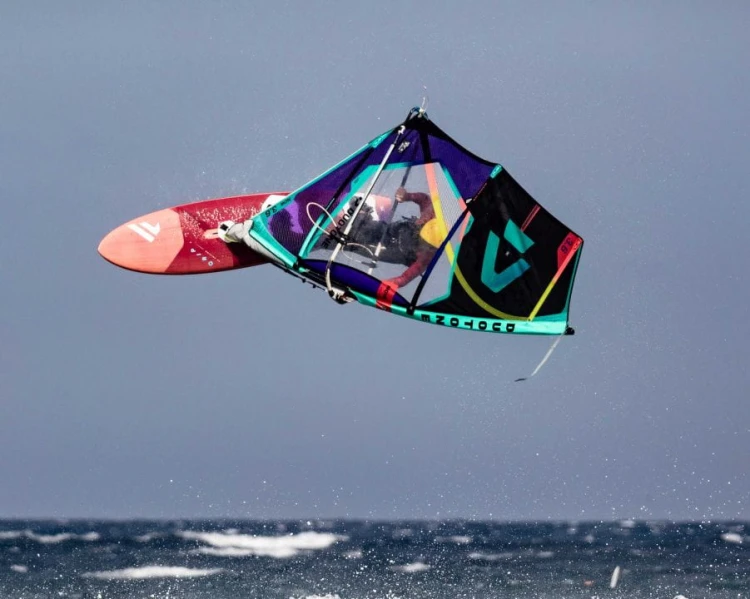 Żagiel-do-windsurfingu-Duotone-Now-2022.jpg