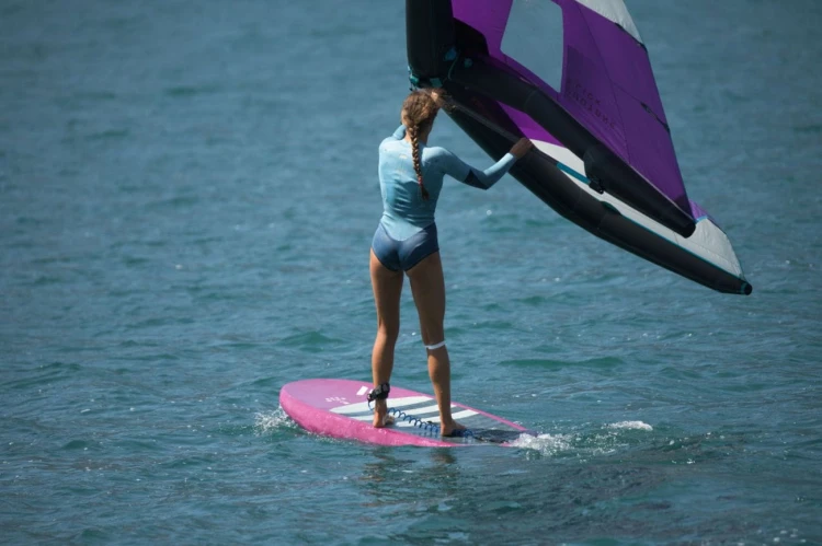 Deska-do-WingFoil-Fanatic-SkyWing-action-picture-2022.jpg