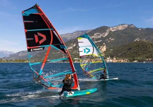Duotone_2022_E_Pace_Windsurf-Sails-Color-Black-Turquoise.jpg
