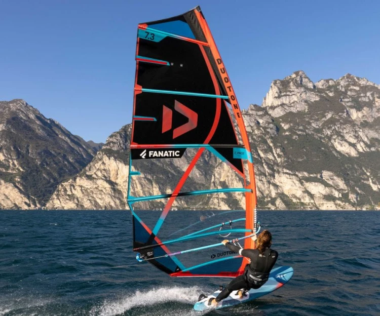Duotone_2022_E_Pace_Windsurf-Sails-New-Model-Black-Turquoise.jpg