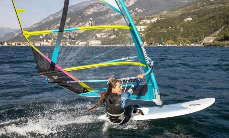 Deska-windsurfingowa-fanatic-Gecko-2022.jpg