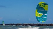 Pete- Lynn-UNIQ-Play -kite-1.5-green-lime-on-action.jpg