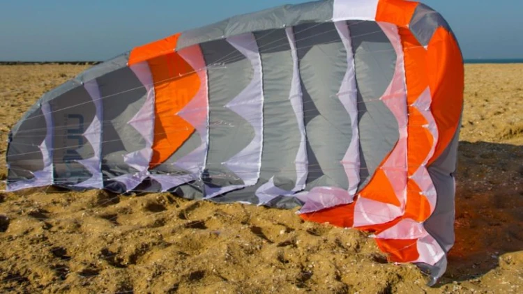 Latawiec-Peter-Lynn-Uniq-TR-1.5-grey-orange.jpg