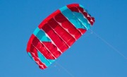 Latawiec-Peter-Lynn-Uniq-TR-2.5-red-aqua-on-air.jpg