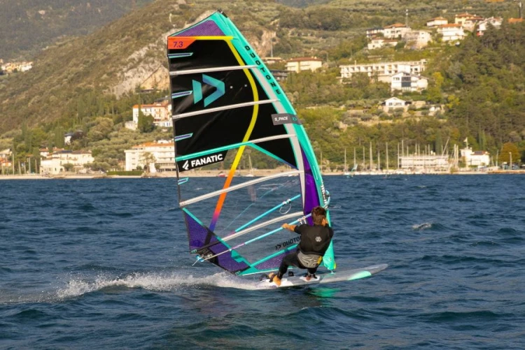 Deska-Fanatic-Jag-LTD-with-Sail-2022.jpg