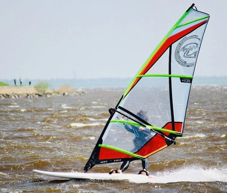 Żagiel-do-windsurfingu-Xwind-PRO-Eagle-2024-Lime-Red.jpg