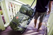 Torba-walizka-Dakine-Split-Roller-DLX-85-L-on-wheels-Plate-Lunch.jpg