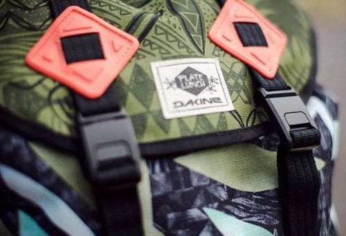 Plecak-dakine-trek-2-26L-buckles-plate-lunch.jpg