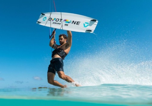 44250-3421_DTK-Duotone-JaimeSLS-kiteboard-2025.jpg