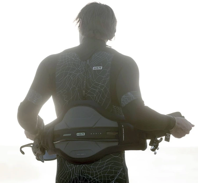 48252-4710_Trapez-Ion-Axxis-do-kitesurfingu-fitting-2025-blue-nights.jpg