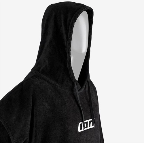 Poncho-Ion-core-Hood-black-2025.JPG