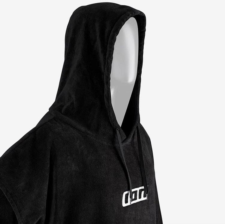 Poncho-Ion-core-Hood-black-2025.JPG