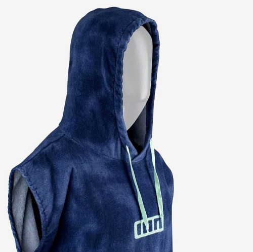 Poncho-Ion-core-Hood-tiedye-blue-2025.JPG