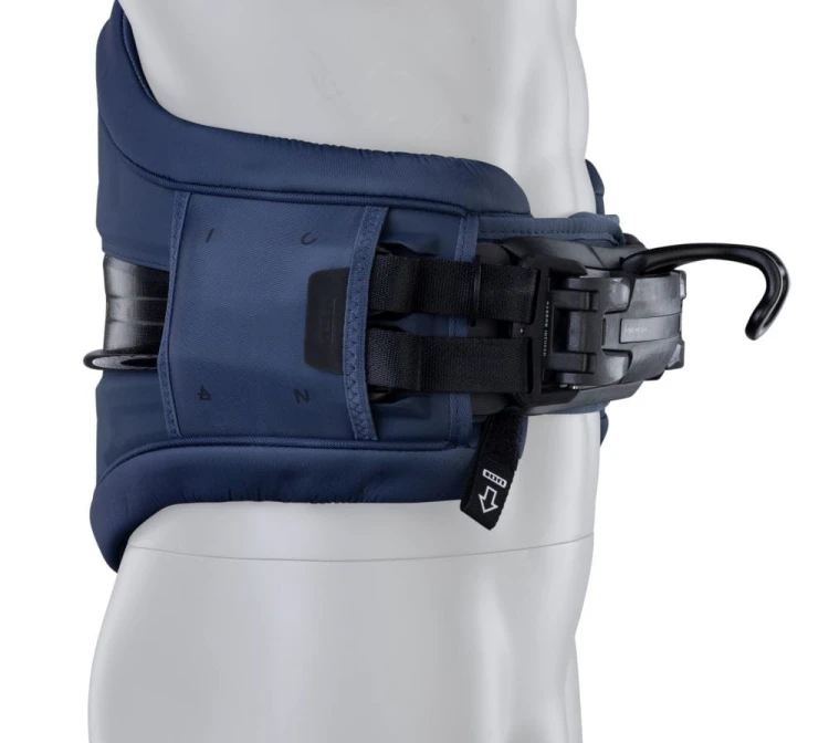 48252-4702_Trapez-Ion-Apex-kite-harness-on-mannequin-2025-blue-nights.jpg