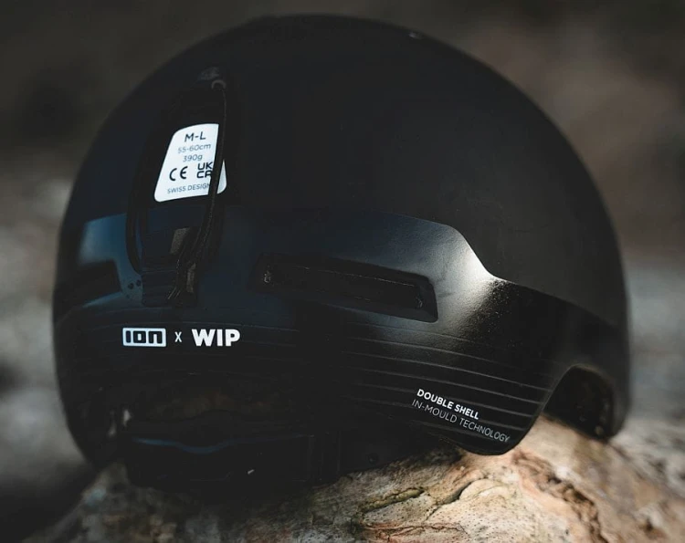 48230-7202_Kask-do-sportów-wodnych-ION-Mission-Helmet-double-shell-2025-Black.jpg