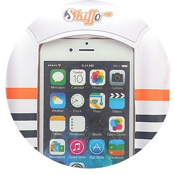 skiffo-etui-na-telefon-wodoszczelne-front-with-phone-in-it.jpg