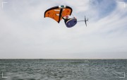 Szkrzydło_Duotone-Unit-on-top-of-the-water-2026-bright-orange.jpg