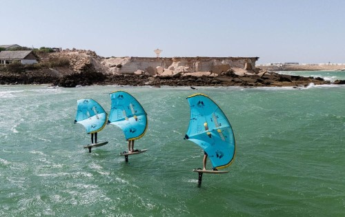 Skrzydło-Duotone-Unit-with-team-sailing-DLAB-2026-turquoise.jpg