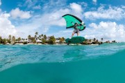 Deska-do-foila-Duotone-sky-style-on-the-waves-2026-green.jpg