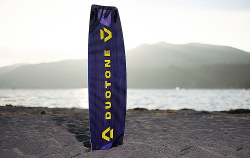 Deska-Duotone-Shred-kiteboard-for-bottom-2026.jpg