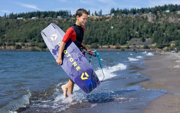 Deska-Duotone-Shred-kiteboard-for-youth-2026.jpg