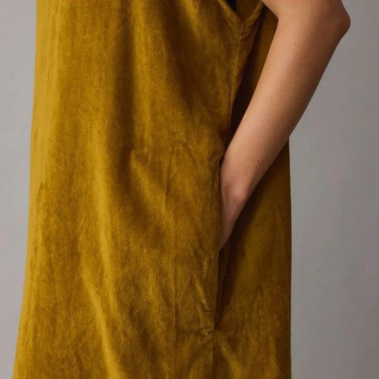 Ion-Poncho-Core-pocket-view-2026-Gold-Burst.jpg