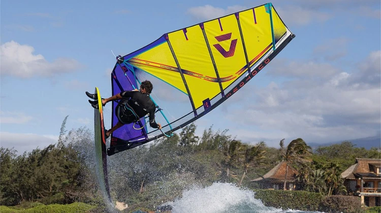 14250-1205-Żagiel-duotone-Duke-SLS-on-jump-2026-Yellow-Turquoise.jpg